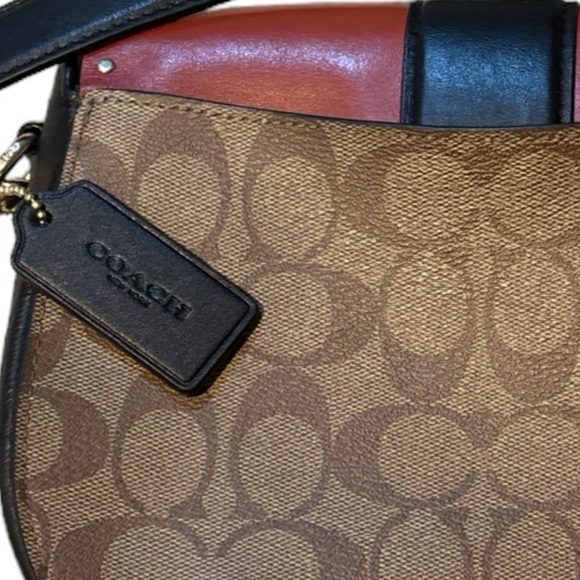 Coach Georgie Sagglebag In Signature Canvas C3593 - Picture 8 of 16